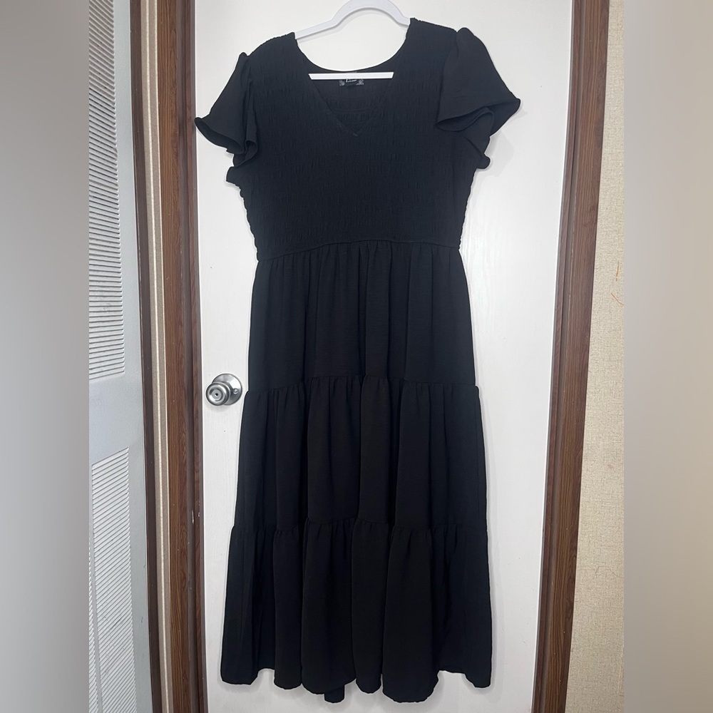 Blu Pepper Black Tiered Midi Dress - Picture 2 of 9